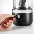 Kép 5/8 - 5KFCB519EBM Kitchen Aid vezeték nélküli aprítógép matt fekete színben- könnyen tölthető