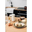 Kép 5/6 - 5KHMB732EAC Kitchen Aid vezeték nélküli kézi mixer mandulakrém színben
